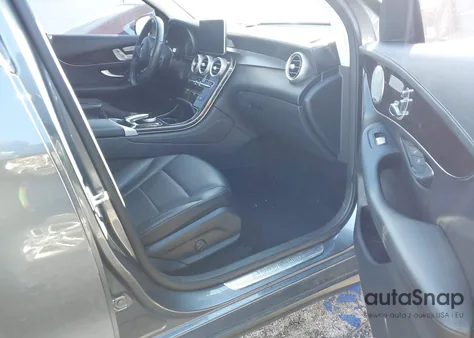 2016 Mercedes-Benz Glc 300 4Matic z USA, uszkodzony, nr VIN WDC0G4KB8GF011377